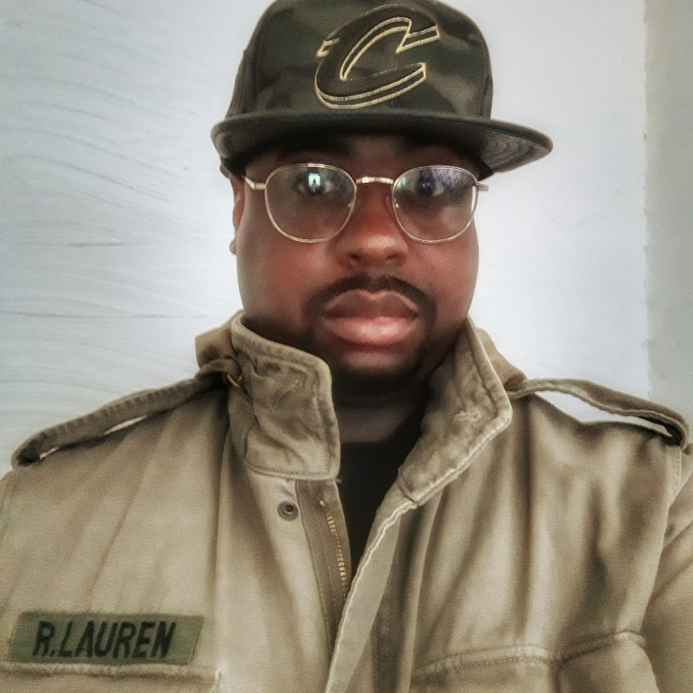 💥Meet Your Posher💥 - Picture 3 of 3